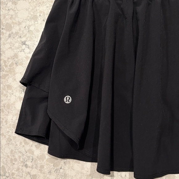 Worn once - LULULEMON Court Rival High Rise Skirt in Black - Picture 5 of 8